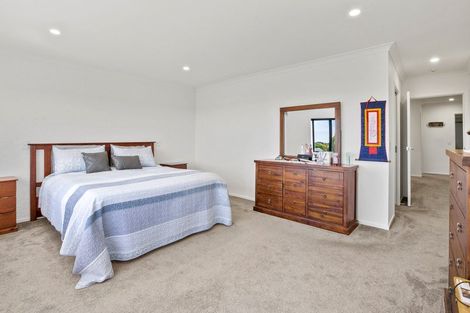 Photo of property in 3f Honeyfield Drive, Whalers Gate, New Plymouth, 4310