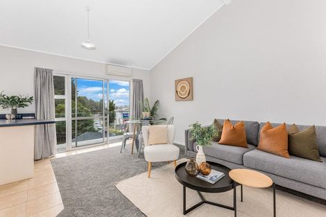 Photo of property in 9/124 Redwood Avenue, Tawa, Wellington, 5028
