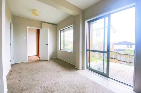 Photo of property in 1/17 Hyde Road, Rothesay Bay, Auckland, 0630