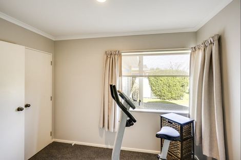 Photo of property in 5 Flemington Place, Taradale, Napier, 4112