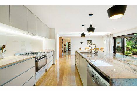 Photo of property in 23c West Lynn Road, Titirangi, Auckland, 0604