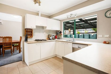 Photo of property in 9 Toledo Avenue, Henderson, Auckland, 0612