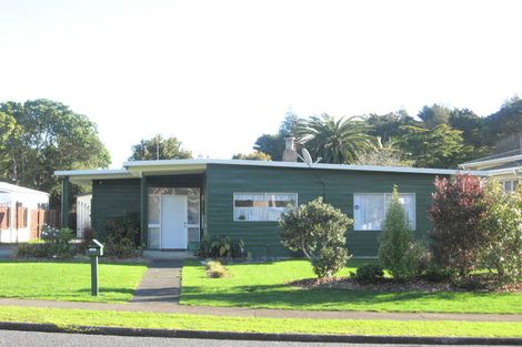 Photo of property in 73 Lawrence Crescent, Hillpark, Auckland, 2102