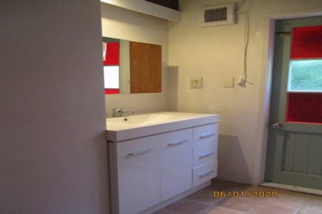 Photo of property in 1/8 Abbeygate Street, Birkdale, Auckland, 0626