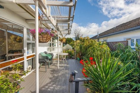 Photo of property in 14 Brightwater Terrace, Terrace End, Palmerston North, 4410