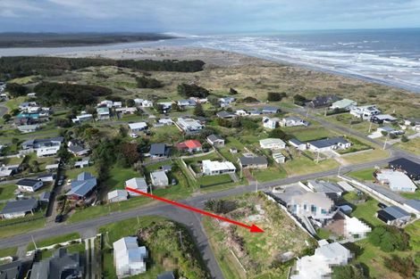 Photo of property in 2 Nelson Street, Foxton Beach, Foxton, 4815