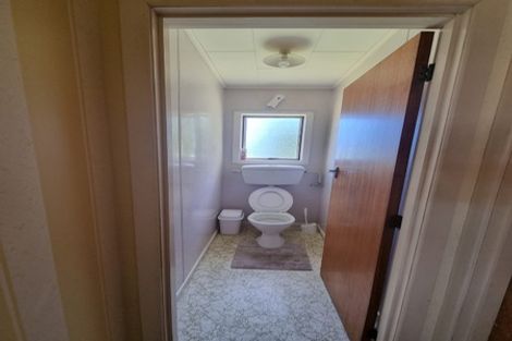 Photo of property in 102 Awanui Street, Merrilands, New Plymouth, 4312