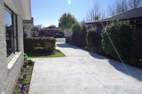 Photo of property in 2/14 Resolution Place, Bryndwr, Christchurch, 8053