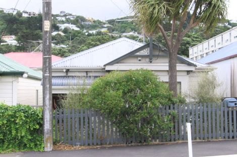 Photo of property in 28 Stanley Street, Berhampore, Wellington, 6023