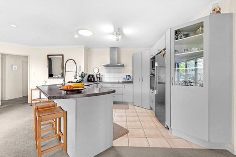 Photo of property in 4 Fairford Avenue, Henderson, Auckland, 0612