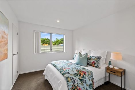 Photo of property in 2b Peachgrove Road, Te Atatu Peninsula, Auckland, 0610