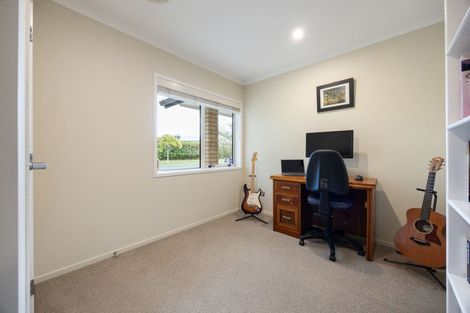 Photo of property in 37 Te Huia Drive, Flagstaff, Hamilton, 3210