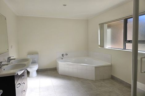 Photo of property in 50 Bing Lucas Drive, Tawa, Wellington, 5028