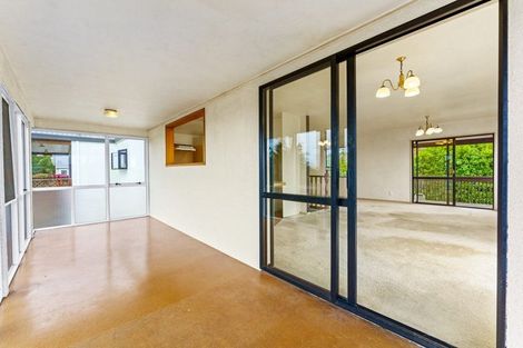Photo of property in 3/14 Wernham Place, Northcote, Auckland, 0626