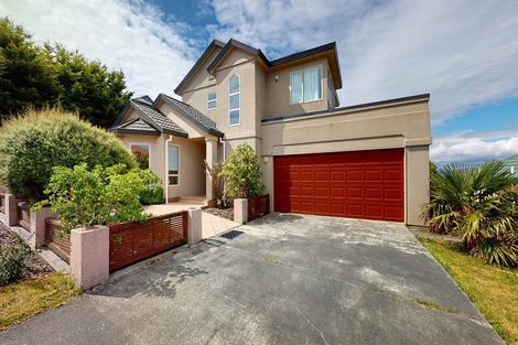 Photo of property in 9 Bennett Grove, Newlands, Wellington, 6037