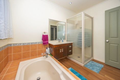 Photo of property in 15 Roderick Place, Rototuna, Hamilton, 3210