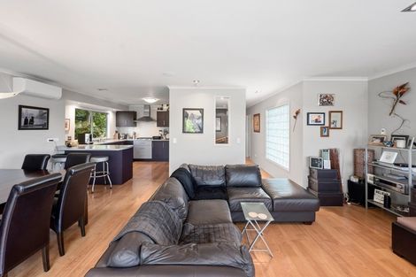 Photo of property in 20b Grand Vue Road, Kawaha Point, Rotorua, 3010