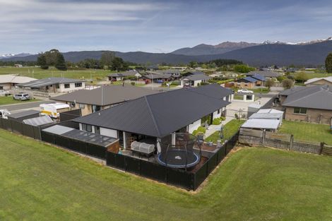 Photo of property in 10 Orbell Crescent, Te Anau, 9679