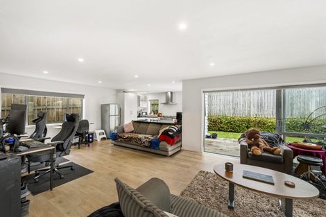 Photo of property in 61a Margan Avenue, New Lynn, Auckland, 0600