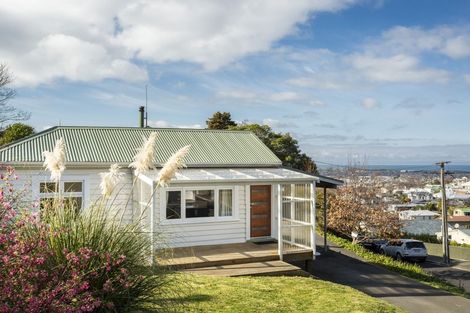 Photo of property in 9 Ballance Street, Caversham, Dunedin, 9011