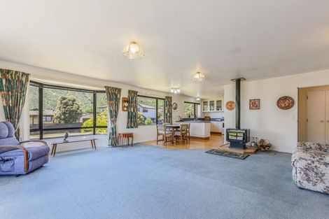 Photo of property in 20 Ranui Street, Waikawa, Picton, 7220