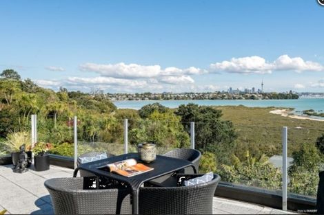 Photo of property in 2/16 Pine Ridge Terrace, Hauraki, Auckland, 0622