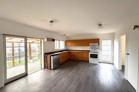 Photo of property in 656 Pakuranga Road, Howick, Auckland, 2010