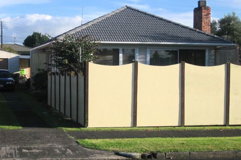 Photo of property in 24 Fyfe Avenue, Papatoetoe, Auckland, 2025