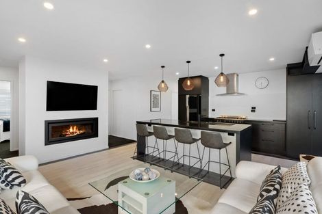 Photo of property in 13 Howden Drive, Jacks Point, 9371