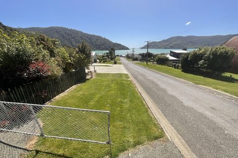 Photo of property in 22 Old Mill Road, Okiwi Bay, 7193