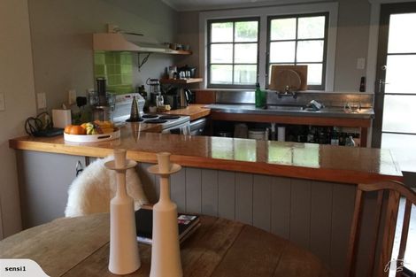 Photo of property in 16 The Parade, Paekakariki, 5034