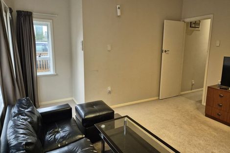 Photo of property in 22 Hampton Hill Road, Tawa, Wellington, 5028