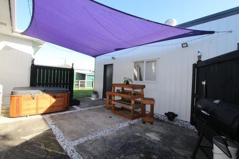 Photo of property in 12 Sedcole Street, Pahiatua, 4910