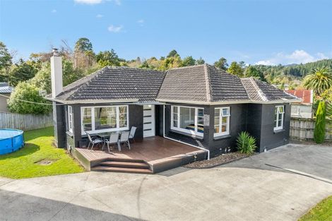 Photo of property in 1 Moeraki Road, Maoribank, Upper Hutt, 5018