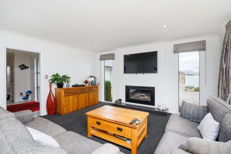 Photo of property in 5 Morocco Terrace, Kelvin Grove, Palmerston North, 4414