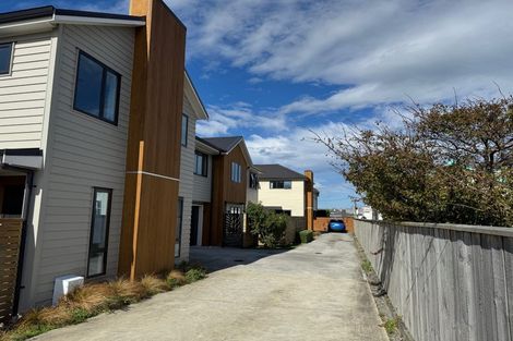 Photo of property in 91c Whites Line East, Waiwhetu, Lower Hutt, 5010