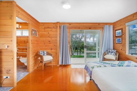 Photo of property in 10 Martin Place, Cooks Beach, Whitianga, 3591