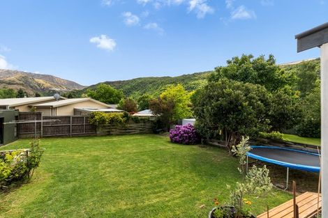 Photo of property in 69 Adamson Drive, Arrowtown, 9302