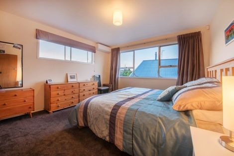 Photo of property in 32 Renata Crescent, Te Atatu Peninsula, Auckland, 0610