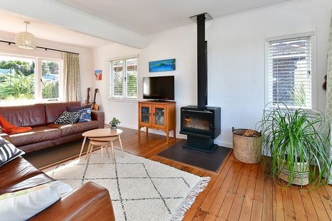 Photo of property in 88 Rosario Crescent, Red Beach, 0932