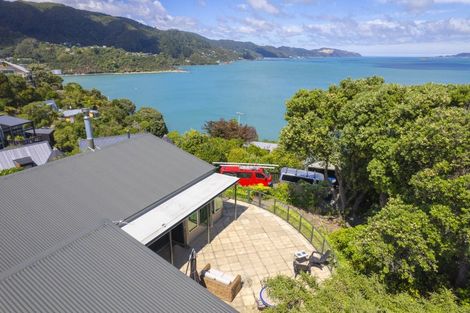 Photo of property in 22 Howard Road, Point Howard, Lower Hutt, 5013