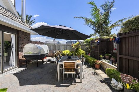 Photo of property in 2/22 Bramley Drive, Farm Cove, Auckland, 2012