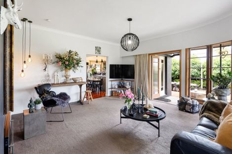 Photo of property in 27 Alfred Street, Fairfield, Hamilton, 3214