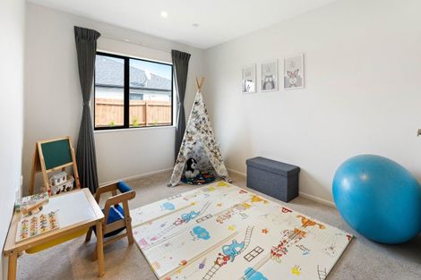 Photo of property in 24 Opouatu Avenue, Glenbrook, Waiuku, 2681