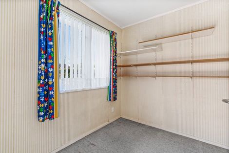 Photo of property in 1/12 Cresta Avenue, Beach Haven, Auckland, 0626