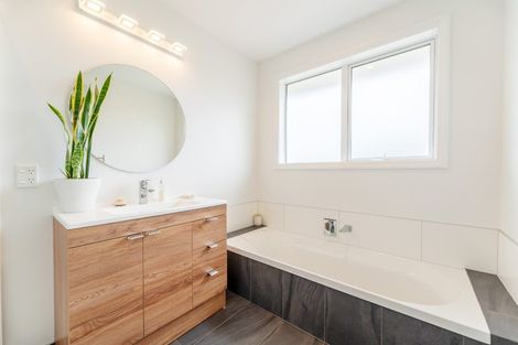 Photo of property in 9 Grove Avenue, Weston, Oamaru, 9401