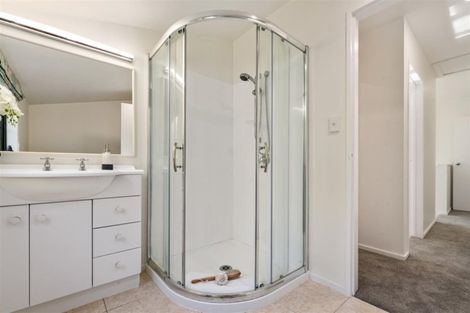 Photo of property in 42a Rangatira Road, Birkenhead, Auckland, 0626