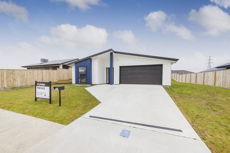 Photo of property in 3 Sardinia Grove, Fitzherbert, Palmerston North, 4410