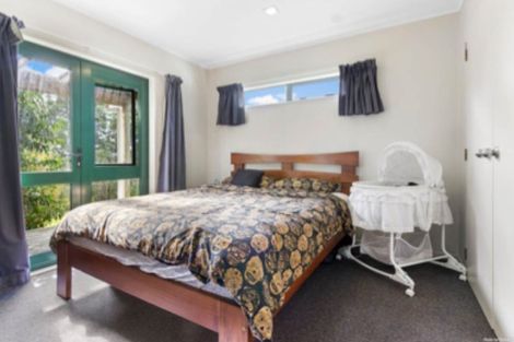 Photo of property in 60 Cobham Crescent, Kelston, Auckland, 0602