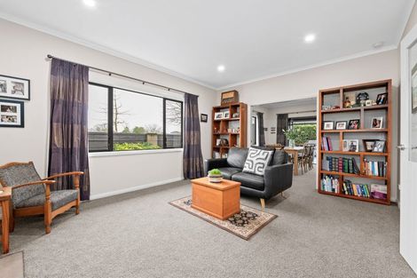 Photo of property in 52 Wiltshire Drive, Huntington, Hamilton, 3210